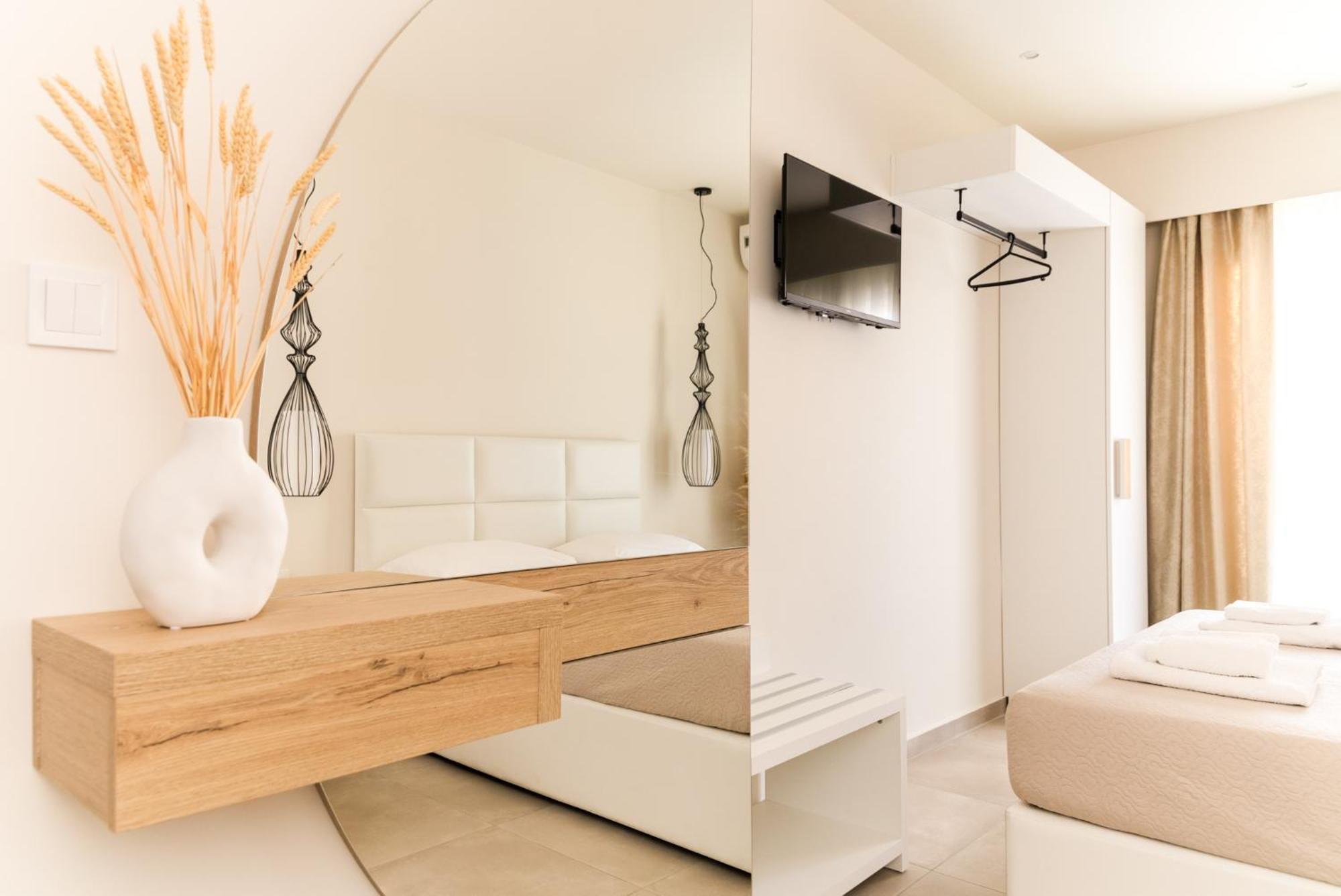 Mystery Suites And Apartments Neoi Poroi Dış mekan fotoğraf