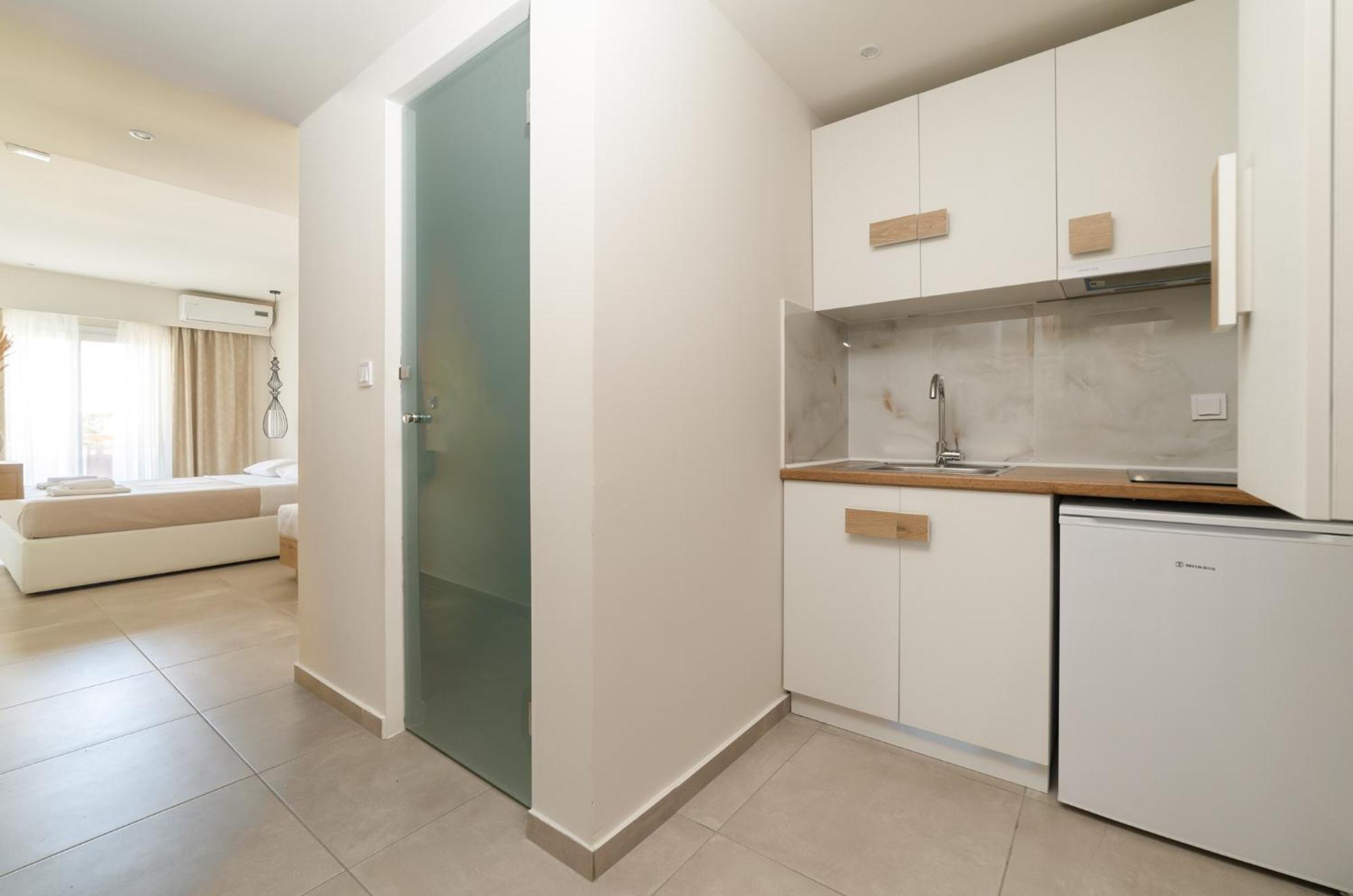 Mystery Suites And Apartments Neoi Poroi Dış mekan fotoğraf