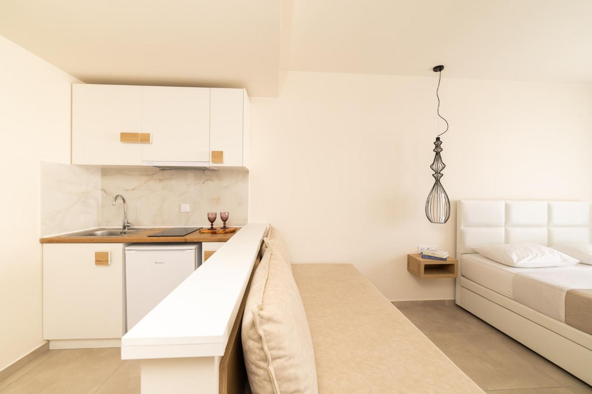 Mystery Suites And Apartments Neoi Poroi Dış mekan fotoğraf