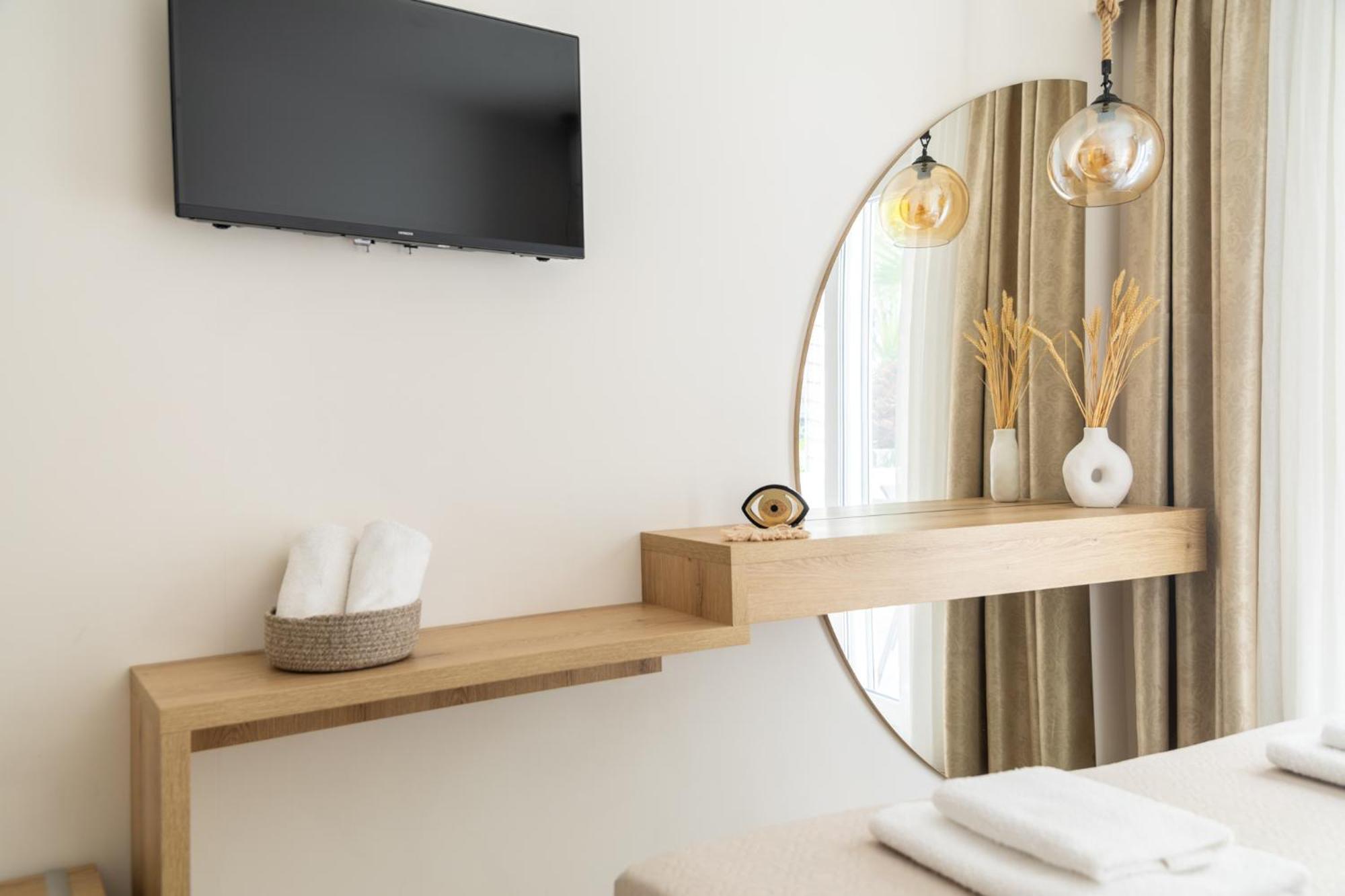 Mystery Suites And Apartments Neoi Poroi Dış mekan fotoğraf