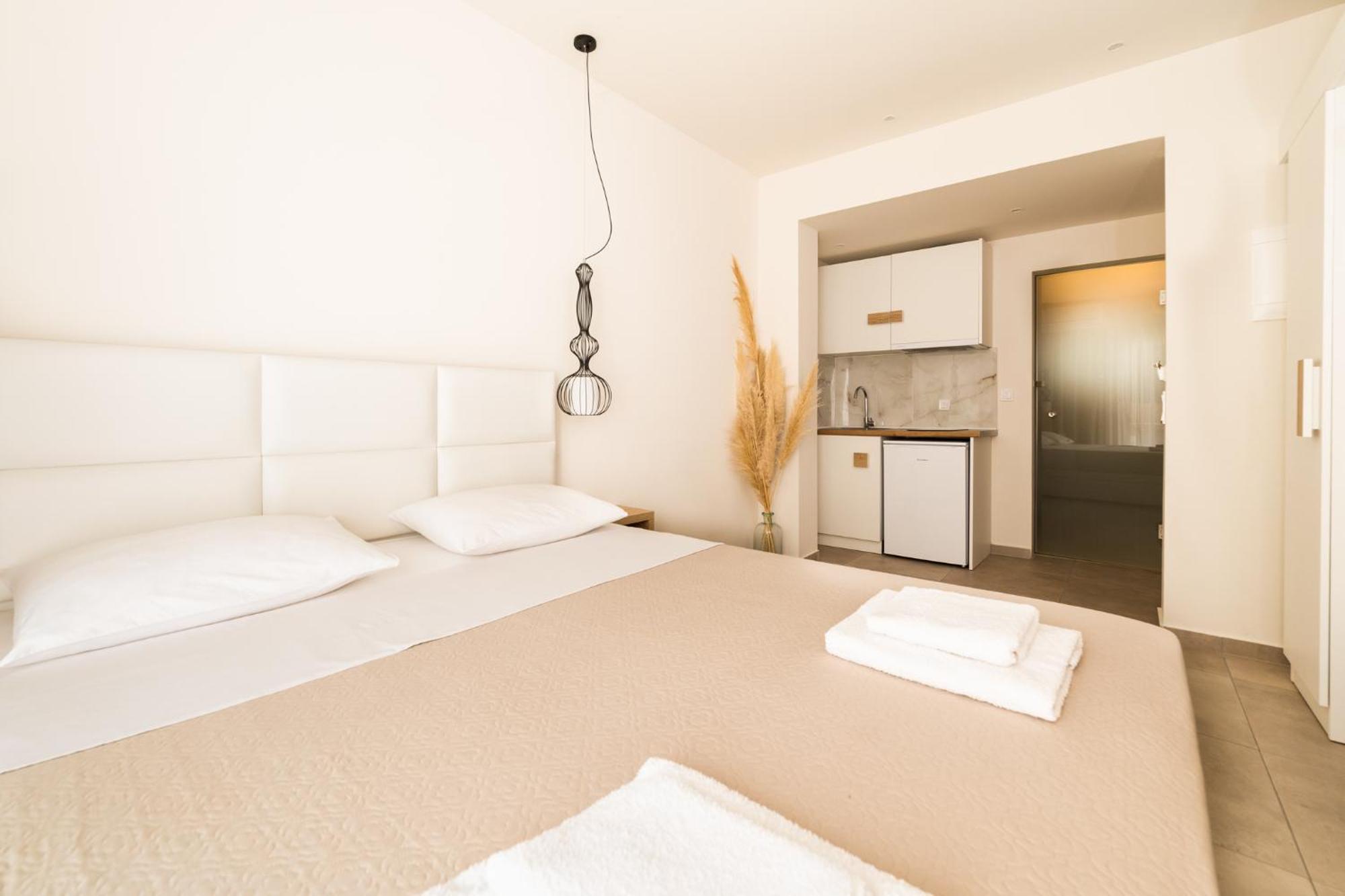 Mystery Suites And Apartments Neoi Poroi Dış mekan fotoğraf